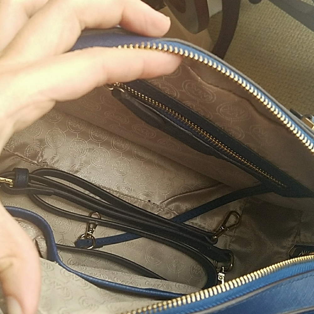 Michael Kors leather bag (NWOT) negotiable price - Picture 2 of 3